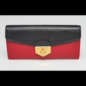 Preloved PRADA Saffiano Leather Wallet